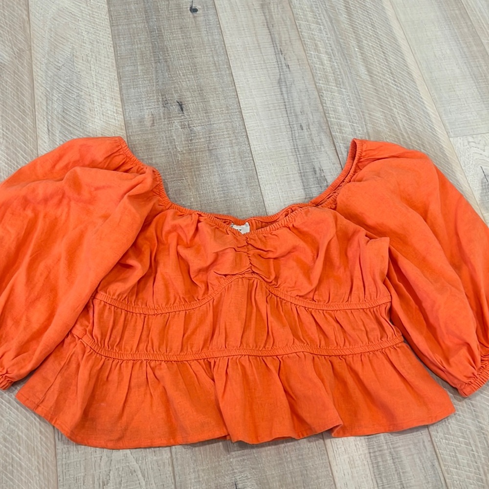 Puffed sleeve blouse